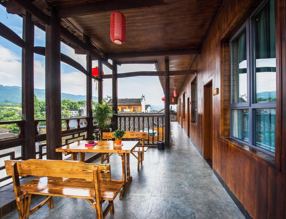 372 Jingjing * Yongshun