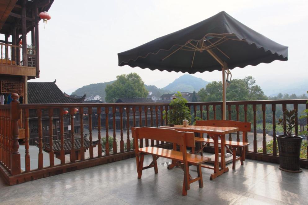 372 Jingjing * Yongshun